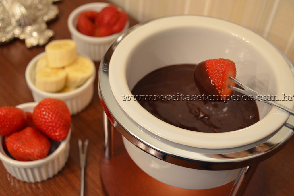 Resultado de imagem para Fondue de chocolate