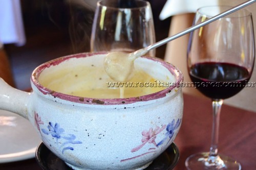 Swiss Cottage - restaurante especializado em fondue em Gramado