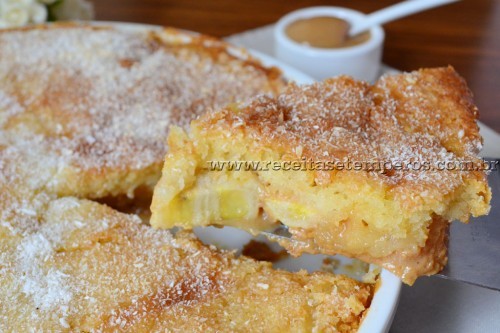 Torta de banana com doce de leite