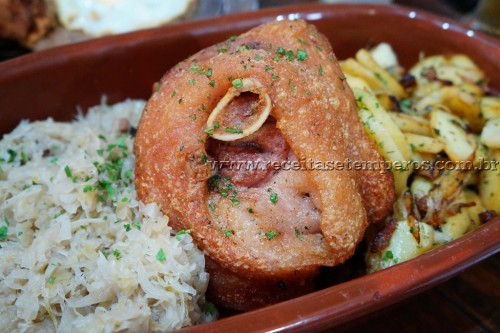 Passeio pelo Embu das Artes e almoço alemão delicioso!