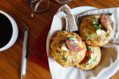 Muffin de calabresa e queijo coalho