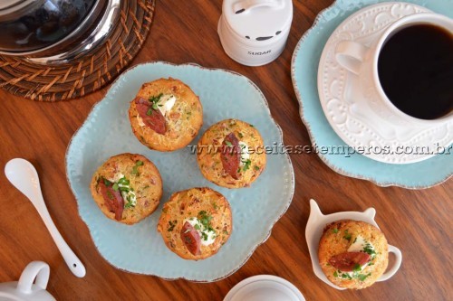 Muffin de calabresa e queijo coalho