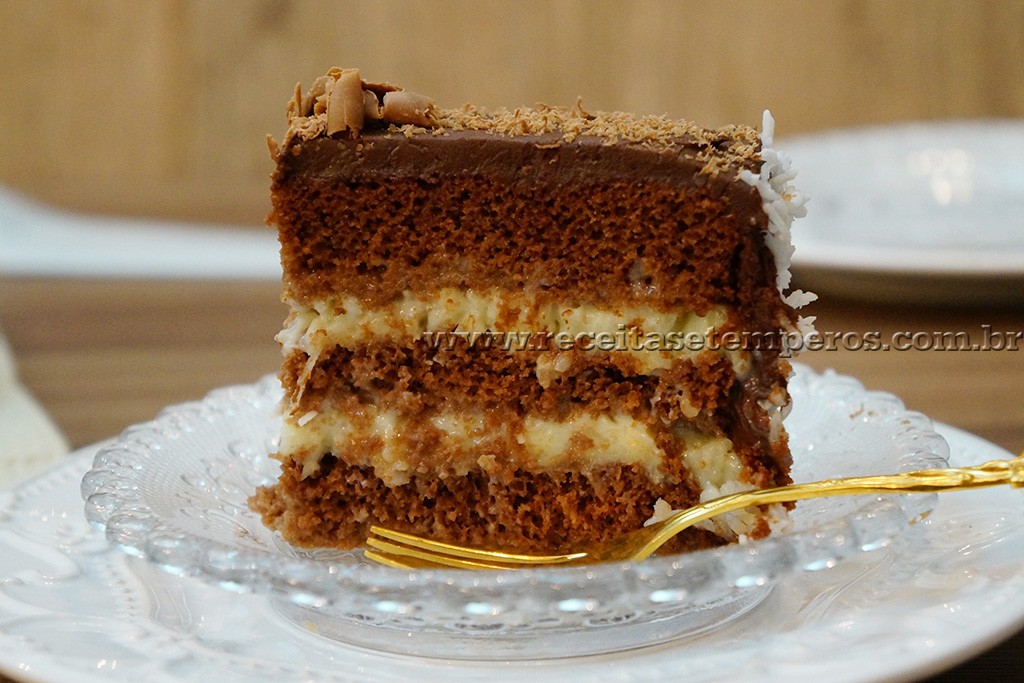 Bolo de Chocolate com Coco - PRESTÍGIO