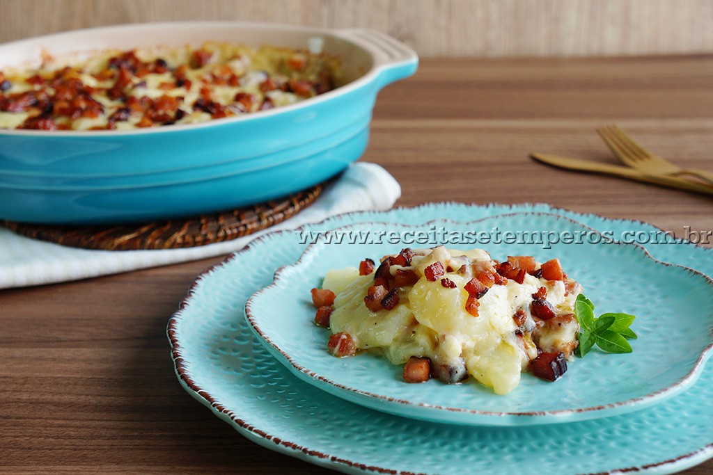 Batata gratinada com queijo e bacon