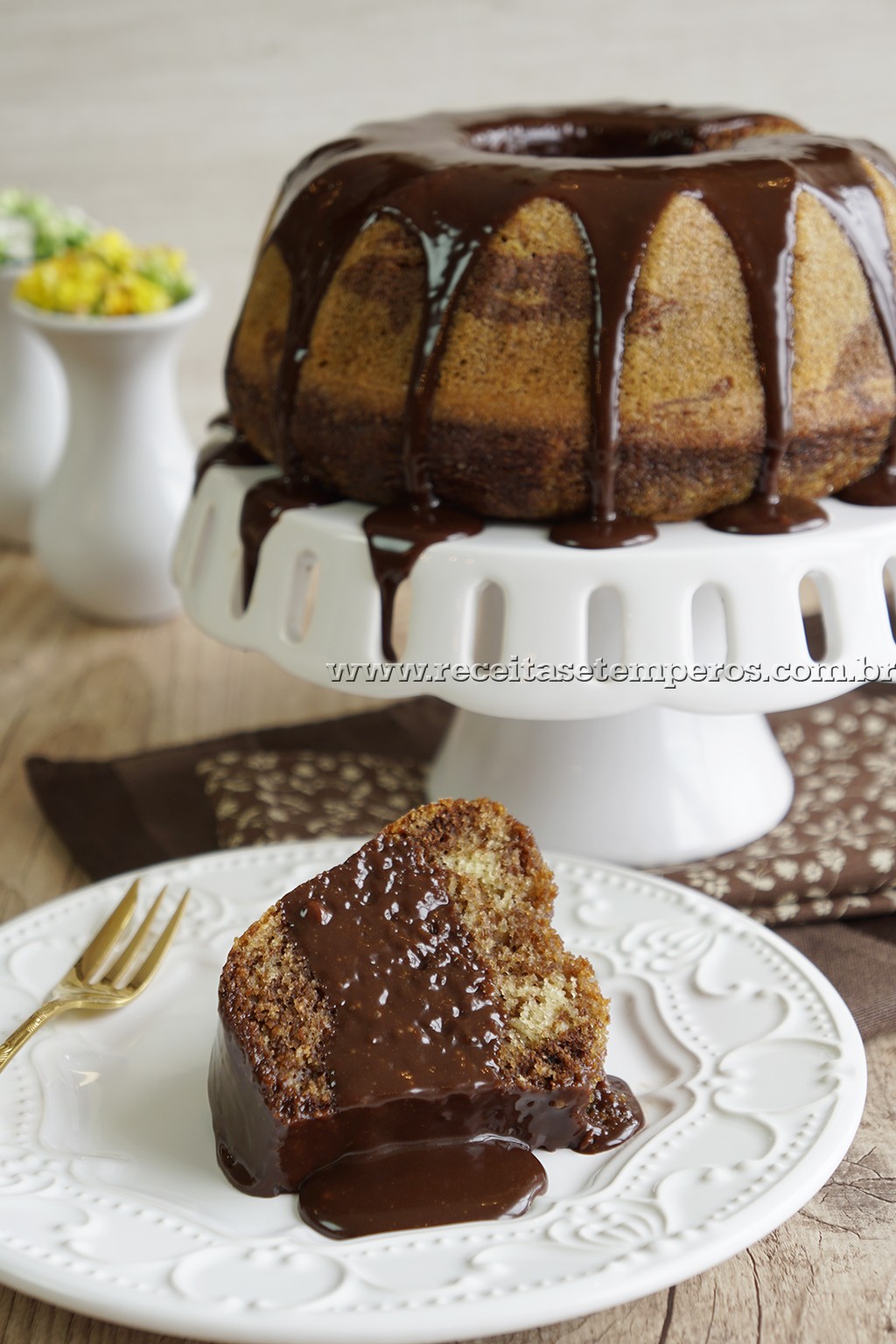 Bolo de chocolate e baunilha